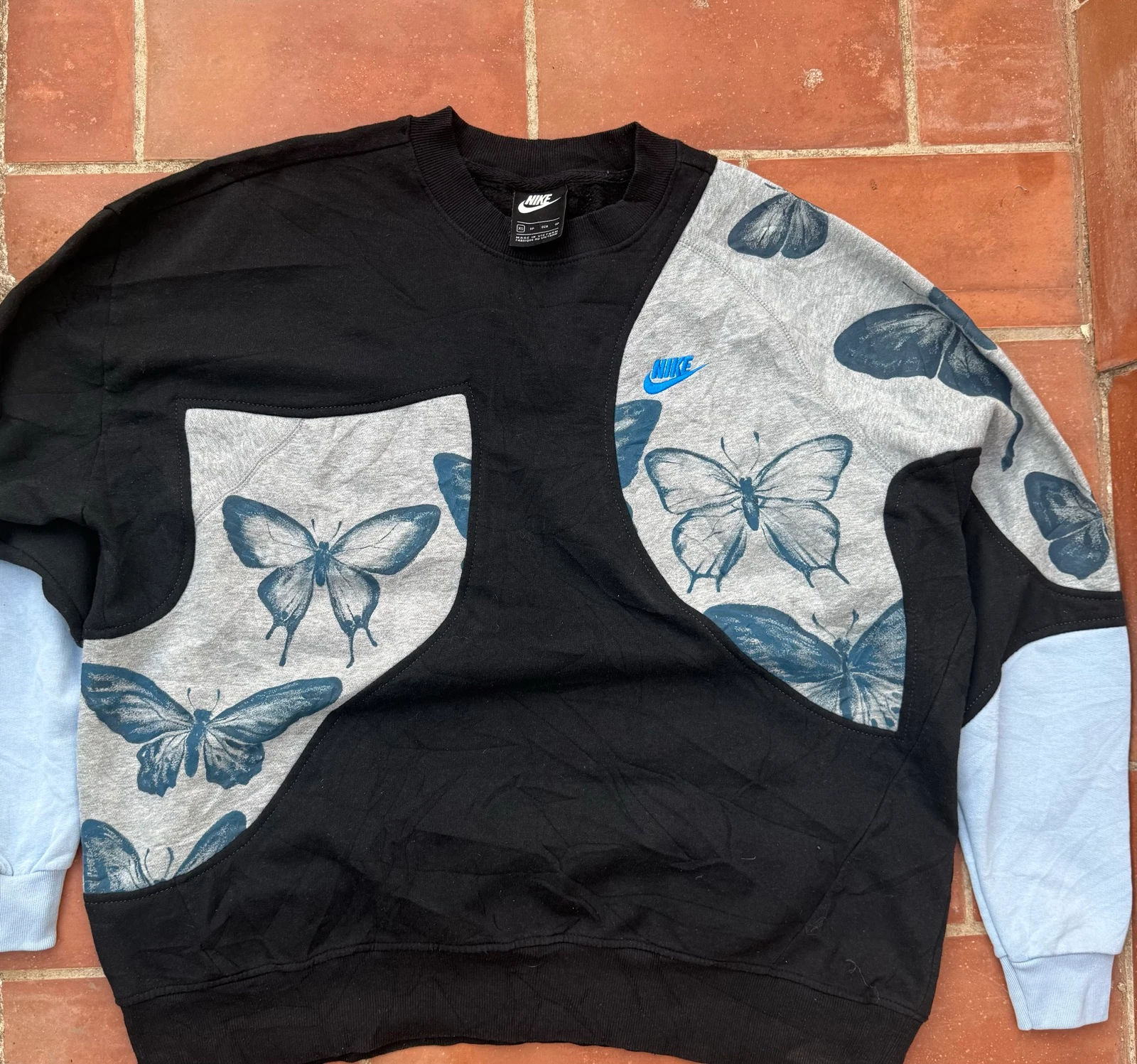 Nike Sportswear Butterfly 